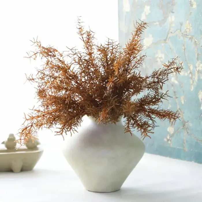Plante verte artificielle en plastique