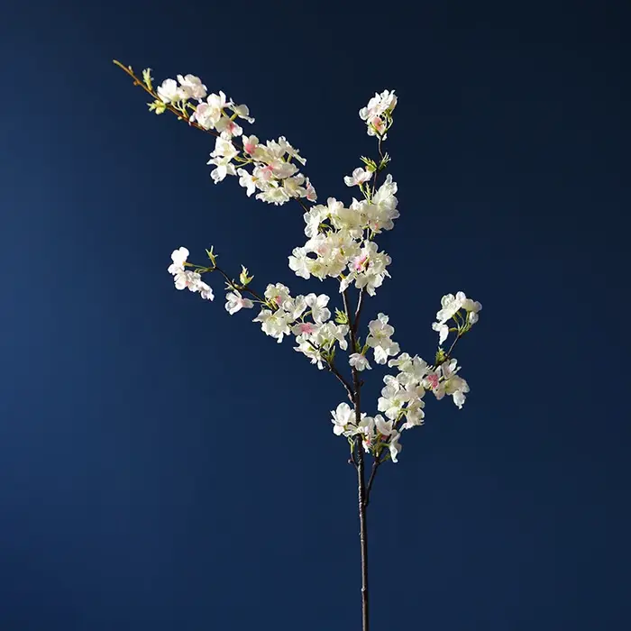 Fleurs artificielles, décoration florale blanche