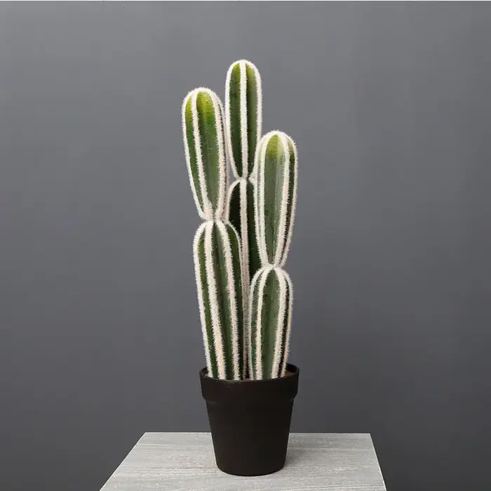 Plante artificielle en pot de style tropical
