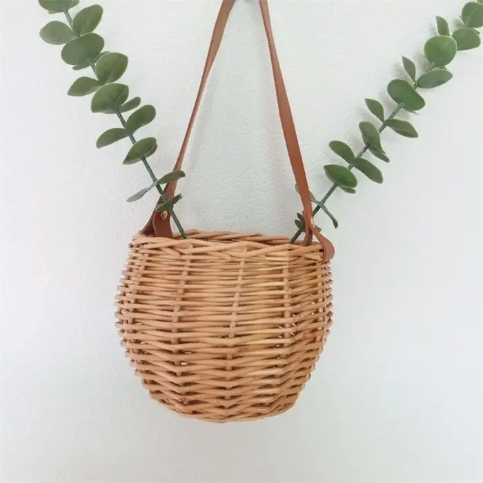Panier de fleurs suspendu marron