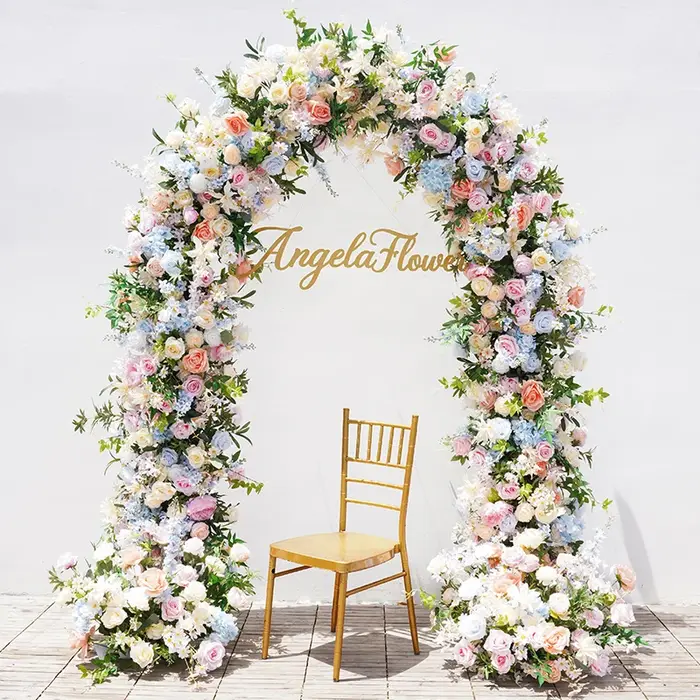 Décoration d'arche de mariage en plein air