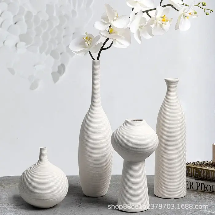 Vase en céramique, décoration avancée