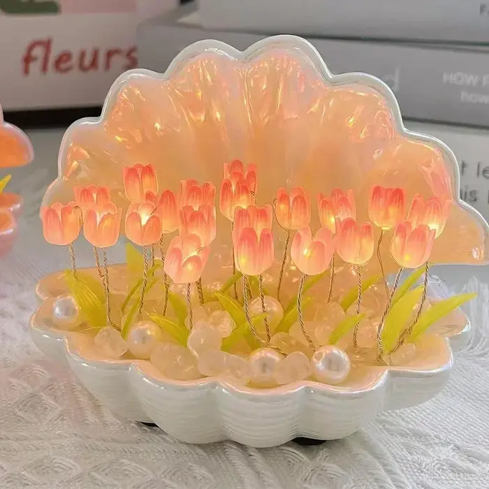 Lampe de nuit tulipe coquillage faite à la main