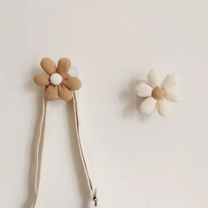 Crochet à fleurs support minimaliste