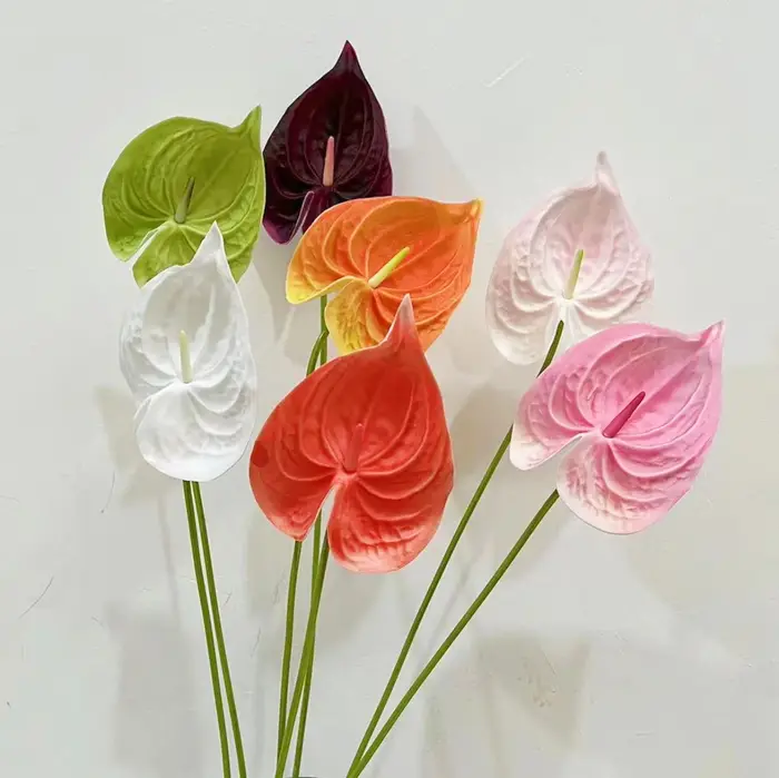 Plante artificielle Anthurium Peace Lily de haute qualité de 22,4 pouces pour la décoration murale florale de la maison, du hall d'hôtel, des expositions et des accessoires de photographie