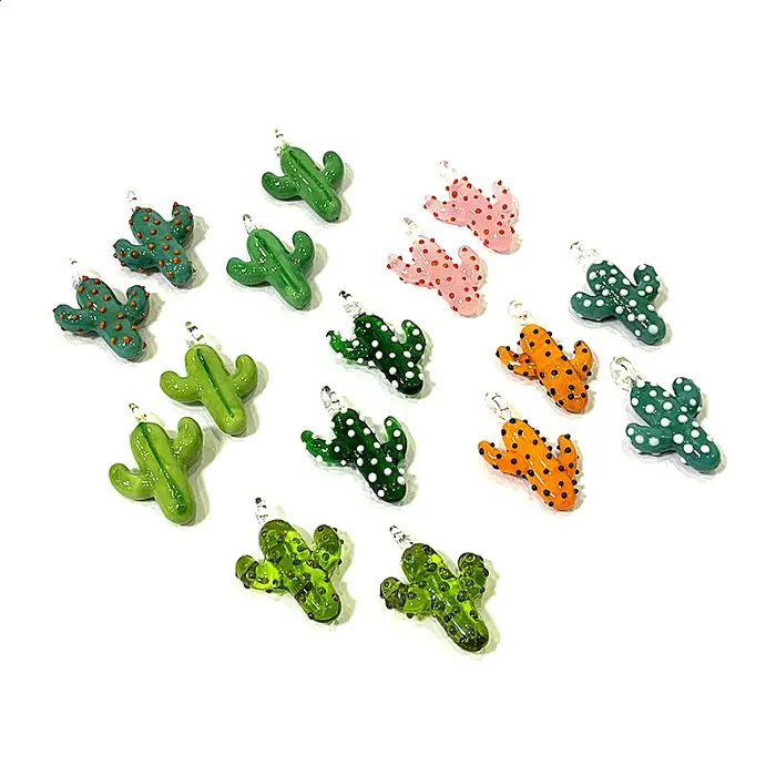 2 pièces de charme en verre de cactus mignon créatif Petits ornements à pendentifs à plantes miniatures faits à la main pour accessoires de fabrication de collier de bijoux de mode pour femmes DIy