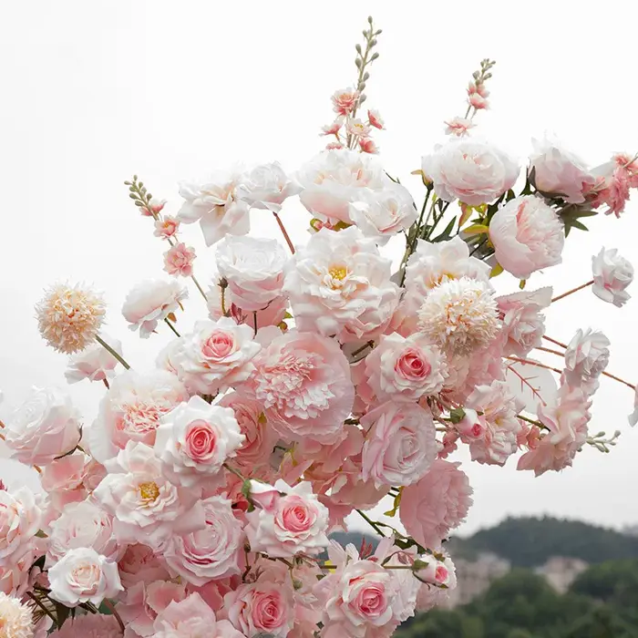 Arc de roses en fausse corne de Luxe