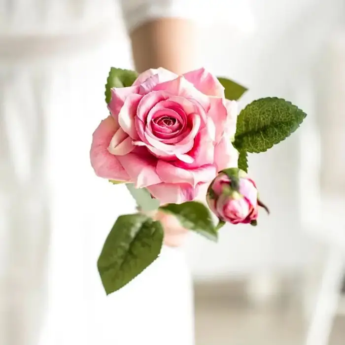 Fleurs artificielles grandes roses