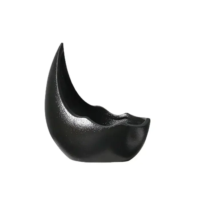 Pot de fleur en céramique en forme de corne de rhinocéros