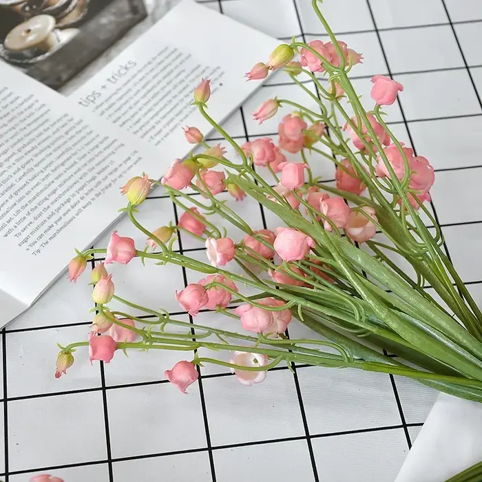 Bouquet de fleurs artificielles de muguet
