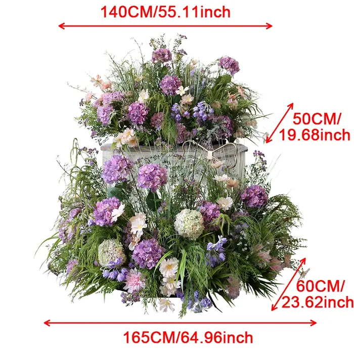 Hydrangée violette, plantes vertes, feuilles, fleurs au sol, décoration de fond de mariage, rangée de fleurs, arrangement, accessoires pour événements et banquets, vitrine.