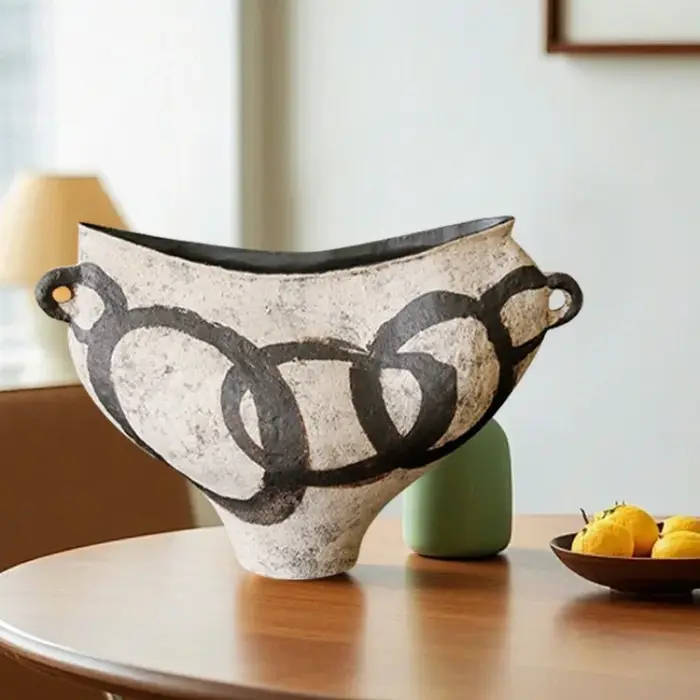 Vase en céramique, décoration de salle