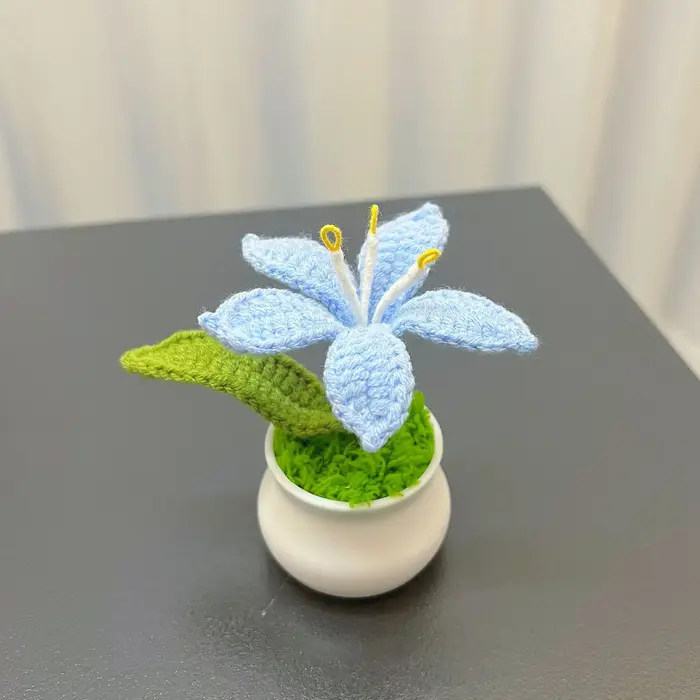 Fleur de lys tricotée créative, fleurs au Crochet en pot, plante tissée à la main pour voiture, déco