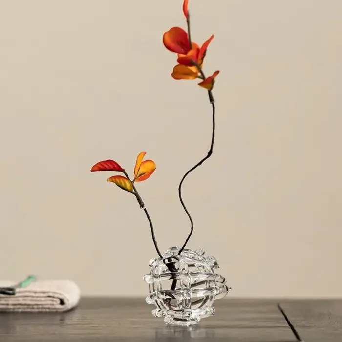 Vase en verre transparent