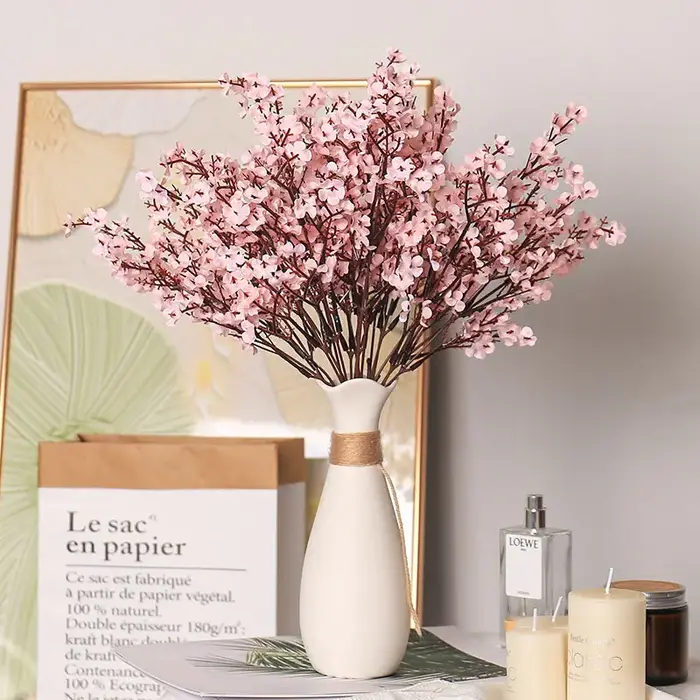 Fleurs artificielles de cerisier et gypsophile