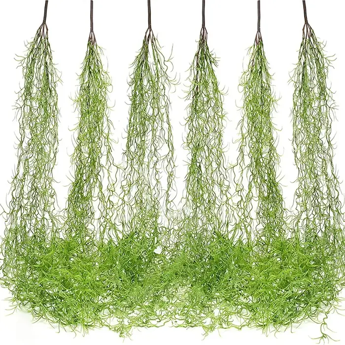 Plante suspendue verte en mousse de vigne artificielle
