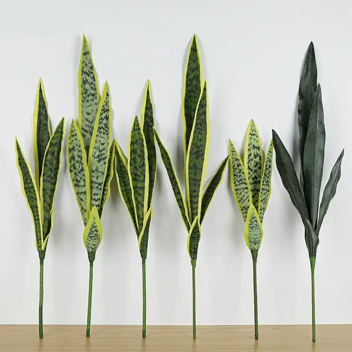 Plante serpent artificielle