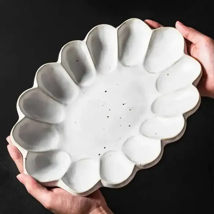 Assiette à bec en céramique en forme de fleur rétro