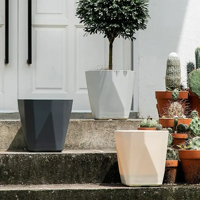 Pot de fleurs respirant pour Pothos, pot moderne décoratif avec trous de drainage et soucoupe assortie, pour intérieur.