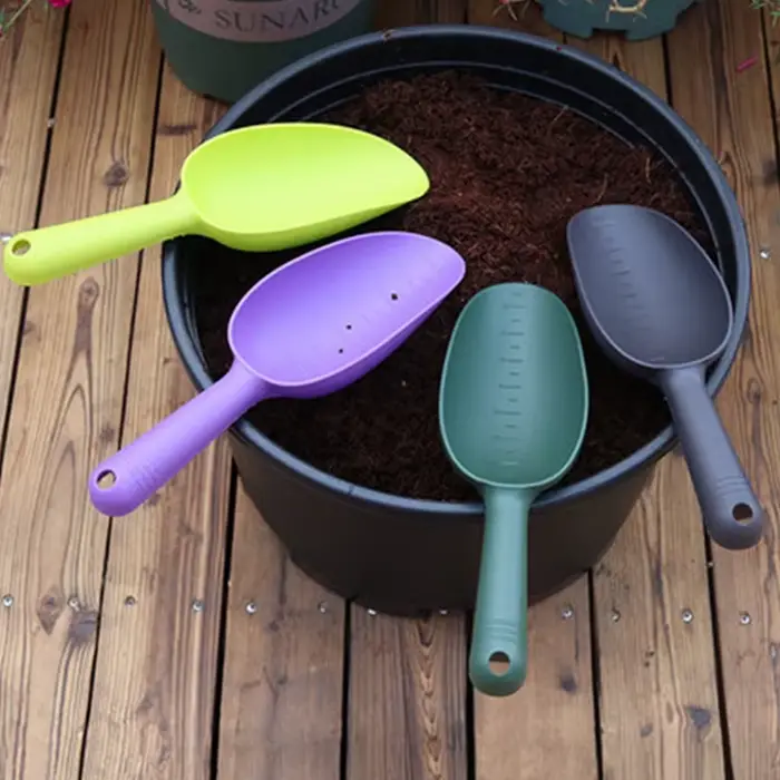 Spatule de jardinage pour ameublir la terre