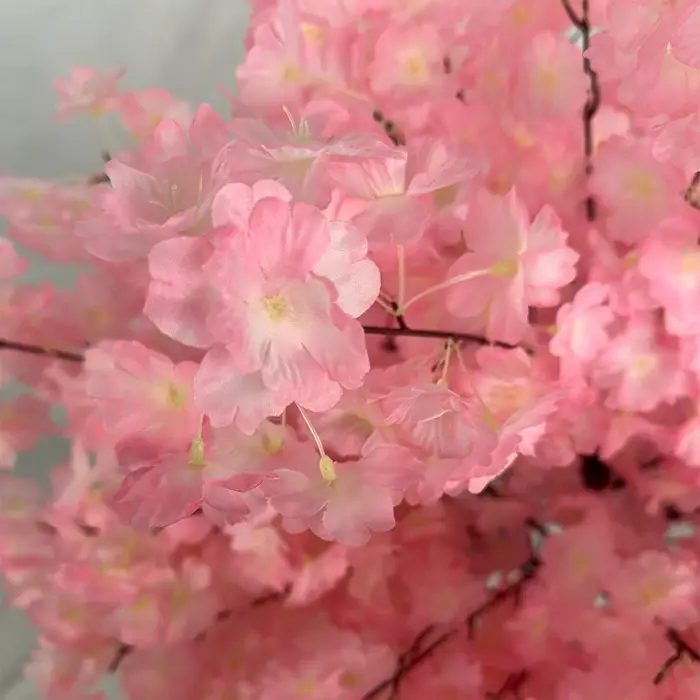Simulation d'arbre à fleurs de cerisier