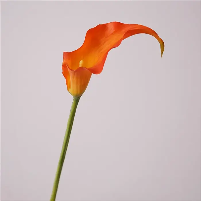 Fleur de lys Calla artificielle en Latex