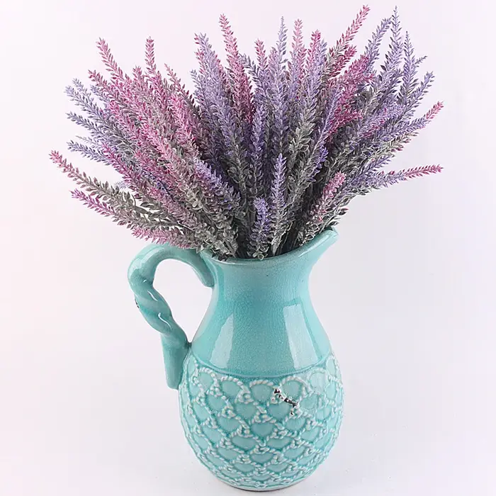 Fleur artificielle de lavande romantique