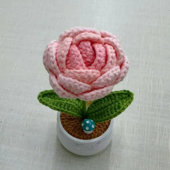 Rose française en Crochet faite à la main