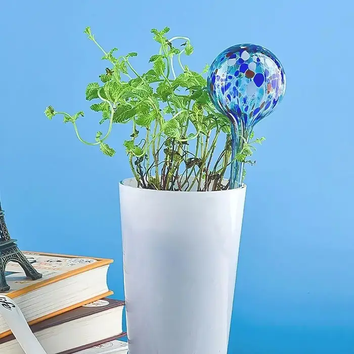 Boule d'arrosage automatique en verre pour plantes colorées