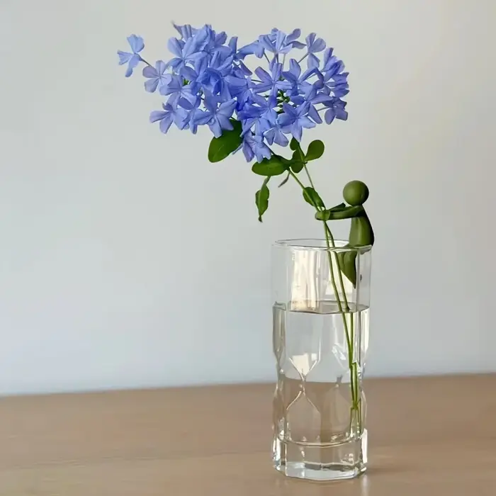 Support pour plantes coloré à 3 niveaux - Le support à fleurs en plastique présente un design unique, pratique pour la culture des plantes et le rangement des fleurs, V