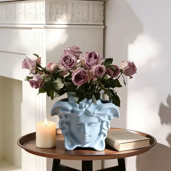 Pot de fleurs de style grec pour la maison
