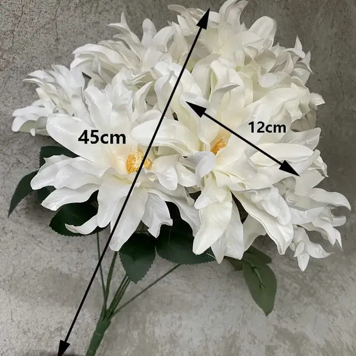 Simulation de fleur de Dahlia à 7 têtes