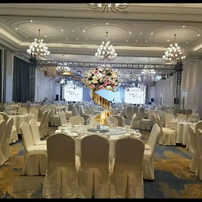 Support de fleurs doré pour centre de Table de mariage