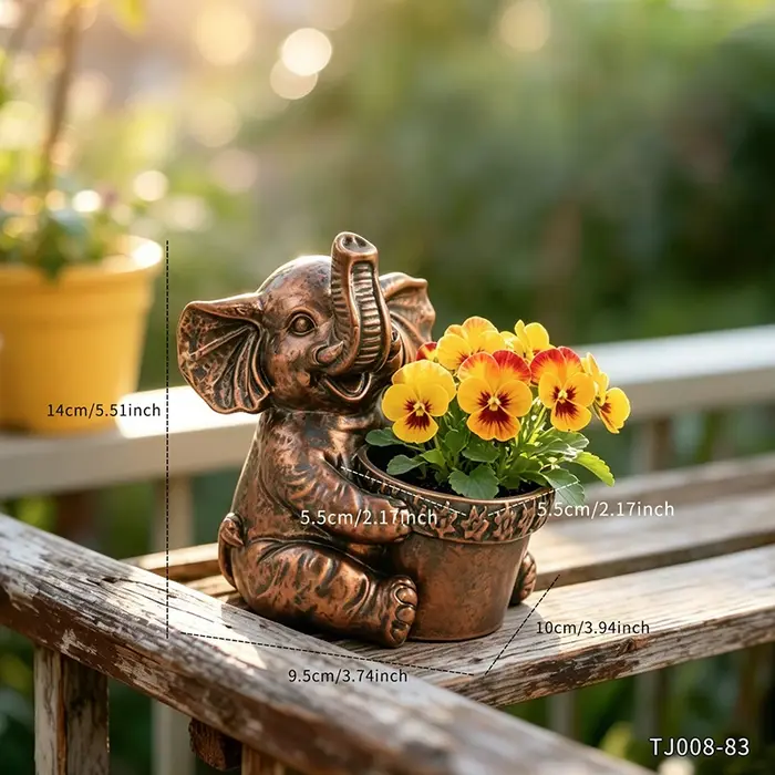 Statue de plante en forme d'éléphant vintage