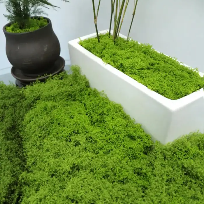 Décoration en mousse verte artificielle