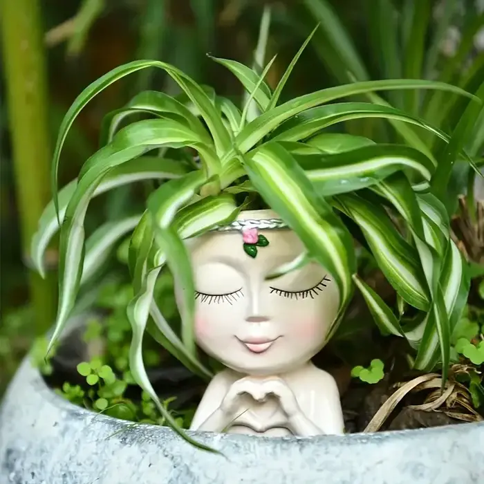 Pot de fleurs en résine en forme de tête de femme pour plantes succulentes, idéal pour les plantes vertes Chlorophytum, décoration de bureau, balcon et table.