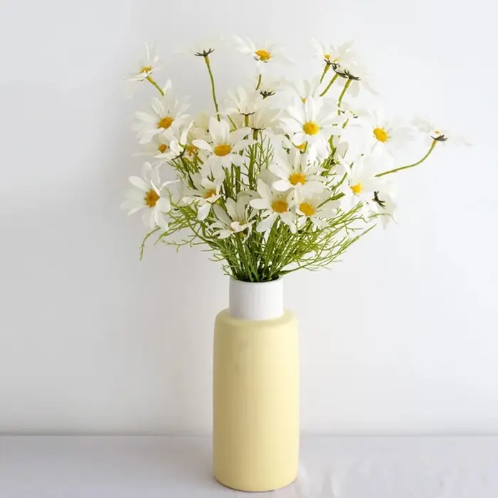 Fleurs artificielles, marguerites