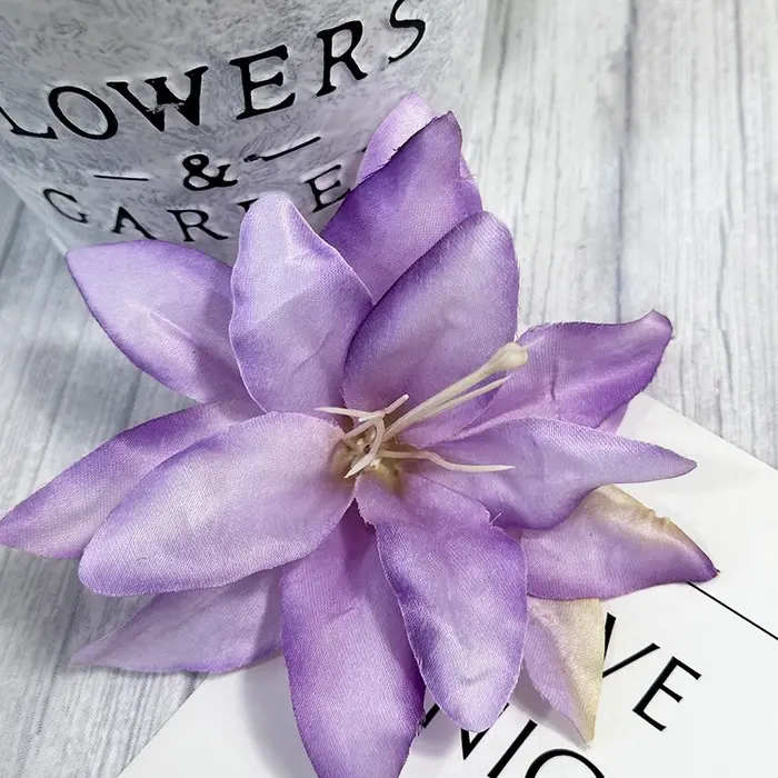 Fleurs artificielles en soie de lys pour la maison