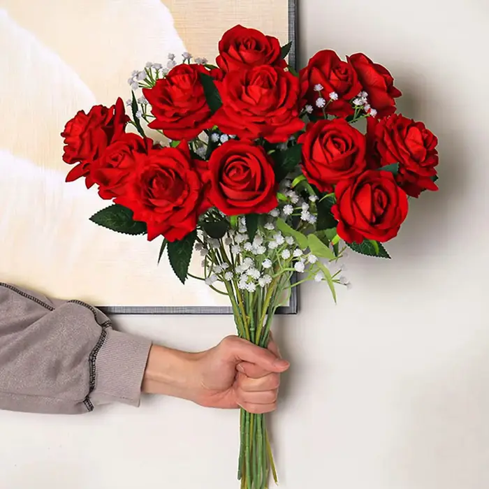 Roses artificielles en velours de soie avec longues tiges