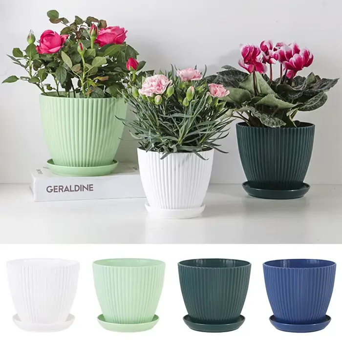 Pots de fleurs en plastique pour la plantation de balcons