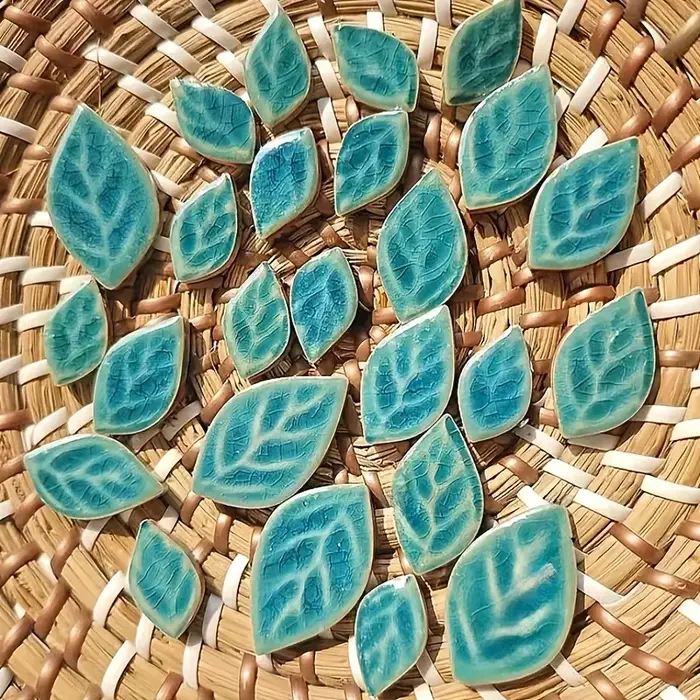 Carreaux de mosaïque en céramique à feuilles vertes semblables à une plante