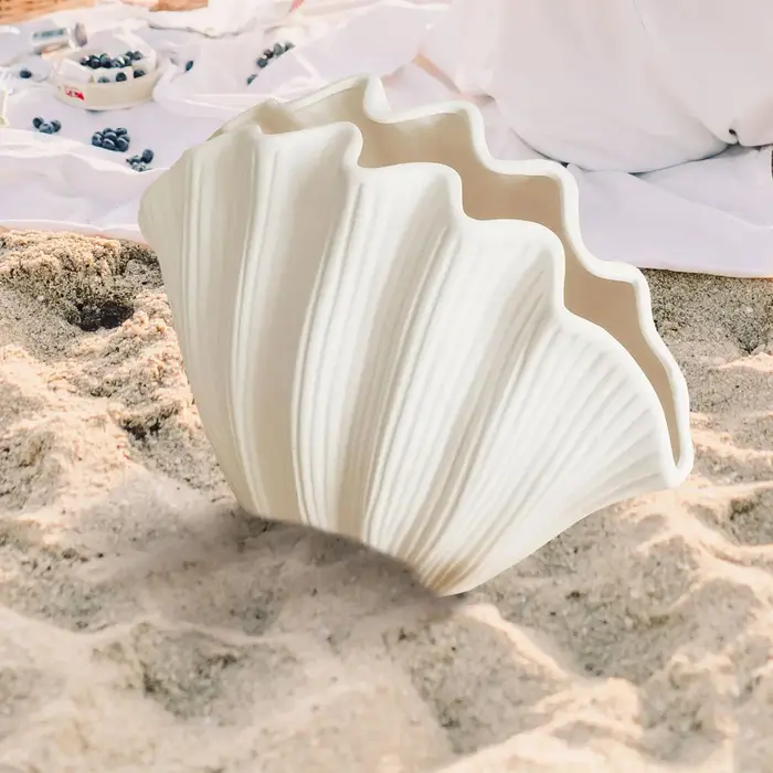 Vase en céramique coquillage