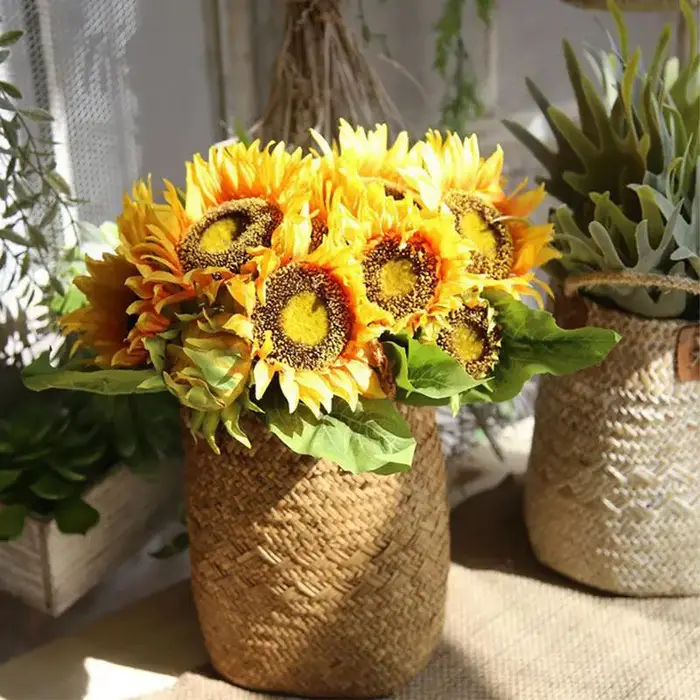 Pot de fleur tissé en paille fait à la main