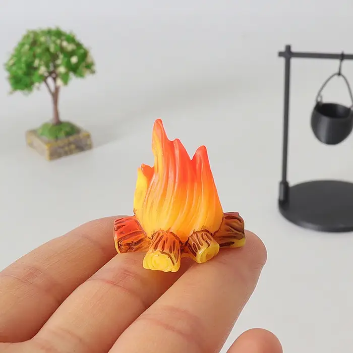 Feu de camp miniature et théière