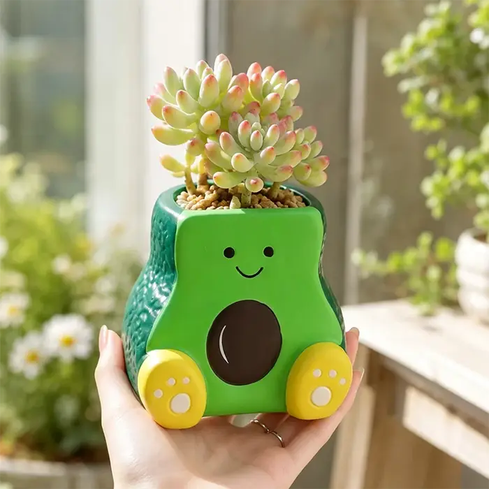 Mini pot de fleurs en résine en forme d'avocat souriant pour plantes succulentes et cactus, décoration de bureau, rebord de fenêtre, balcon, maison, cadeau pour les amoureux des plantes