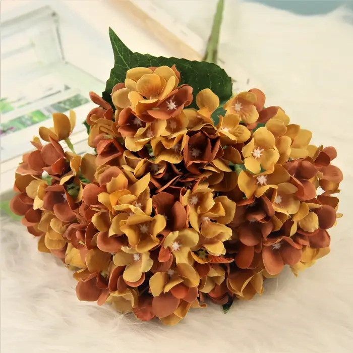 Bouquet de simulation d'hortensias