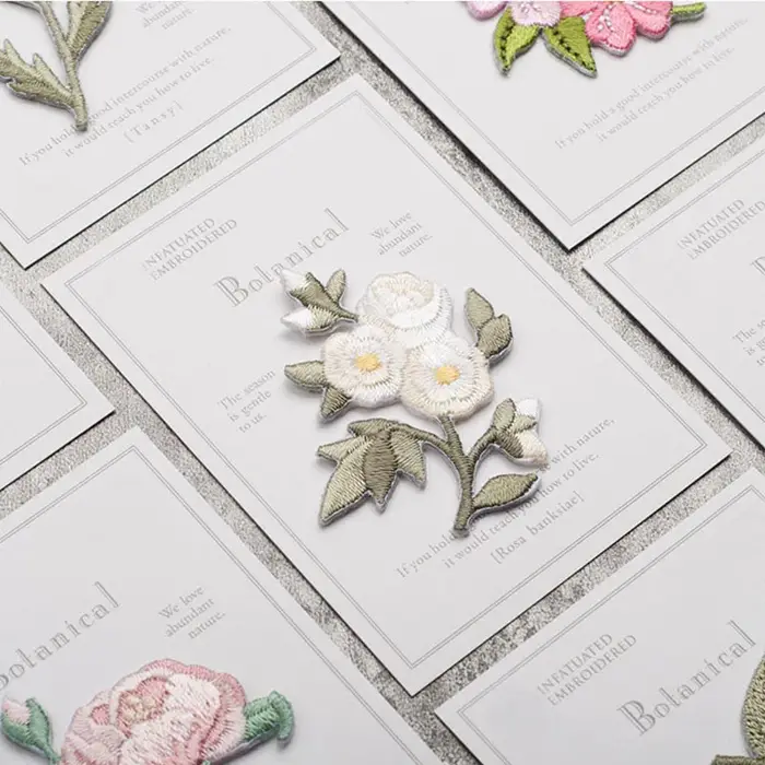 Autocollants brodés de fleurs, patchs à repasser, pour vêtements