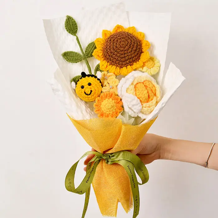 Bouquet de tournesol au crochet pour cadeau de remise de diplôme