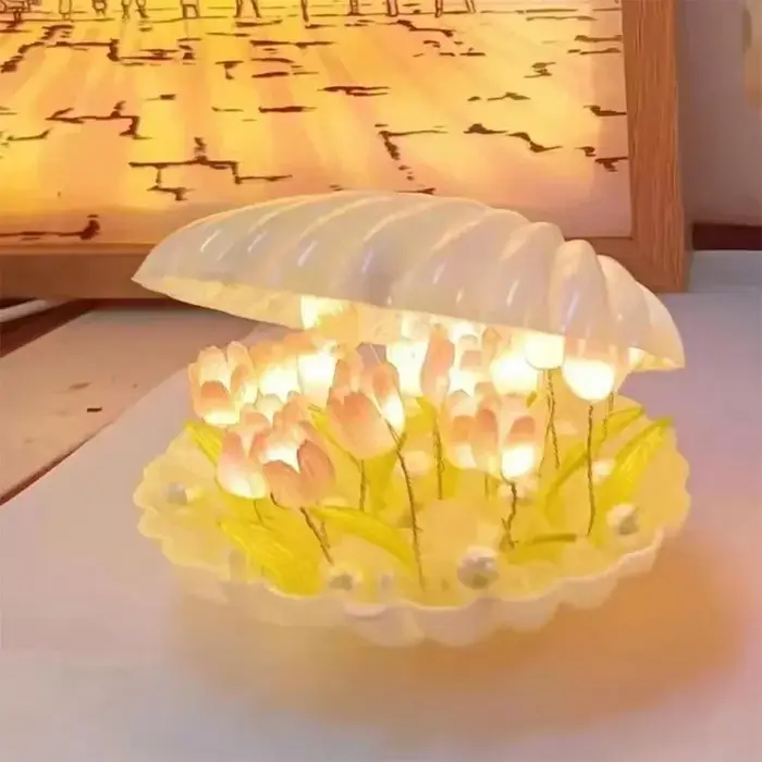 Lampe de nuit tulipe coquillage faite à la main