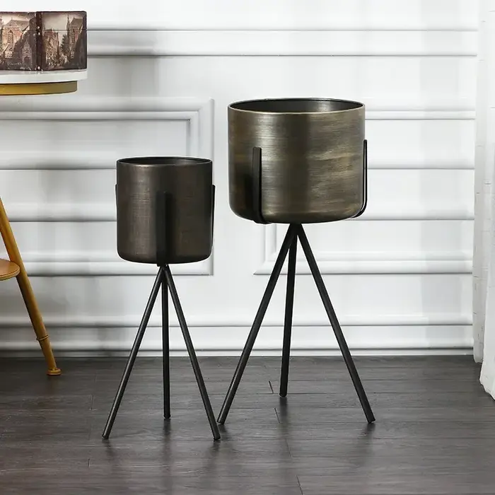 Support de fleurs triangulaire en métal Vintage, trépied de sol Simple avec jardinière pour salons d